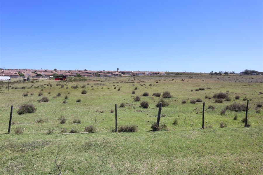 Commercial Property for Sale in Wavecrest Eastern Cape